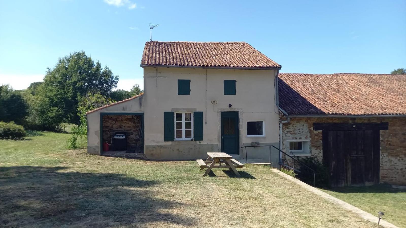 La Petite Halte Villa Bellac Bagian luar foto